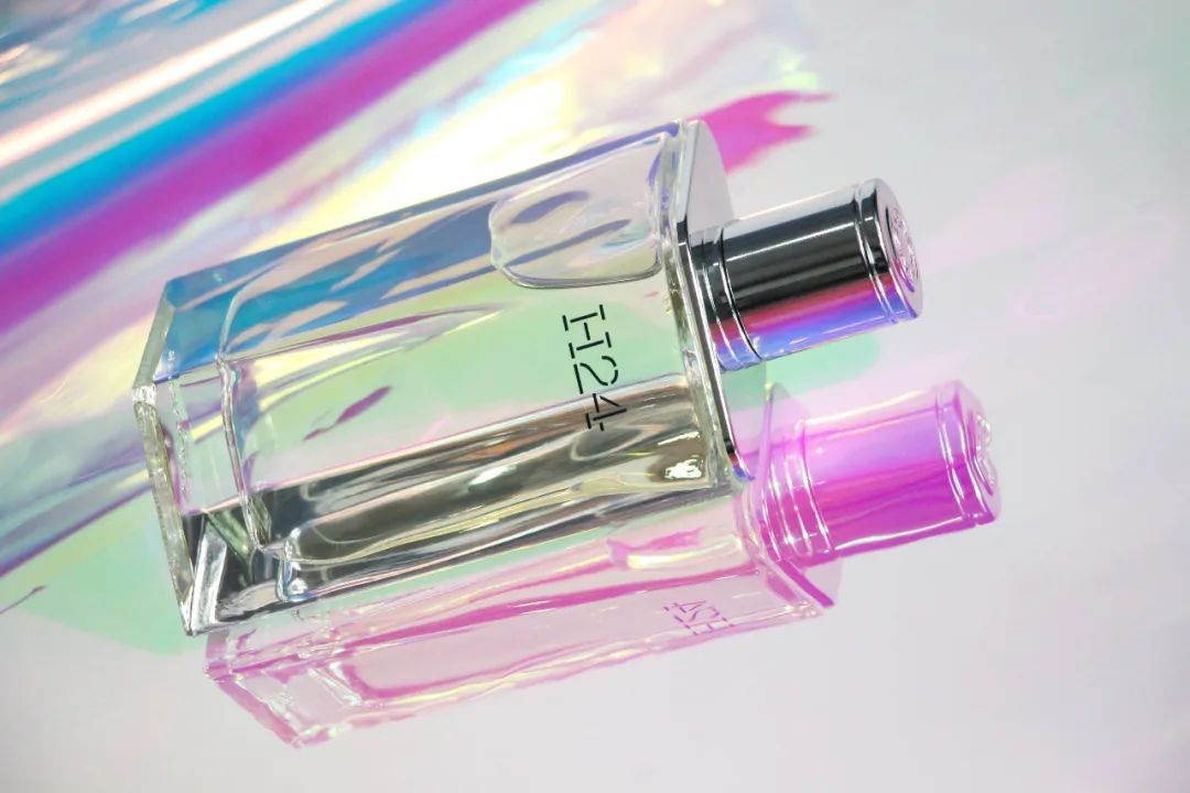 8 Perfect Perfumes to Set the Mood at Music Festivals!